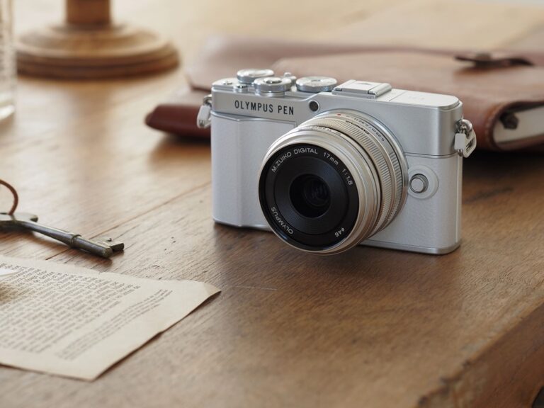 Olympus OM PEN E-P7 Vẻ Đẹp Tân Cổ Điển – Công nghệ hiện đại